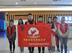 志愿服务，传递书香