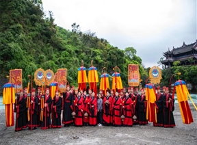 千年水利，建党百年—财务管理系学子圆满完成都江堰清明放水节志愿活动